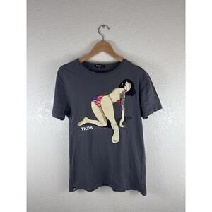 TKDK Graphic T-Shirt – Gray – Short Sleeve – Size Small